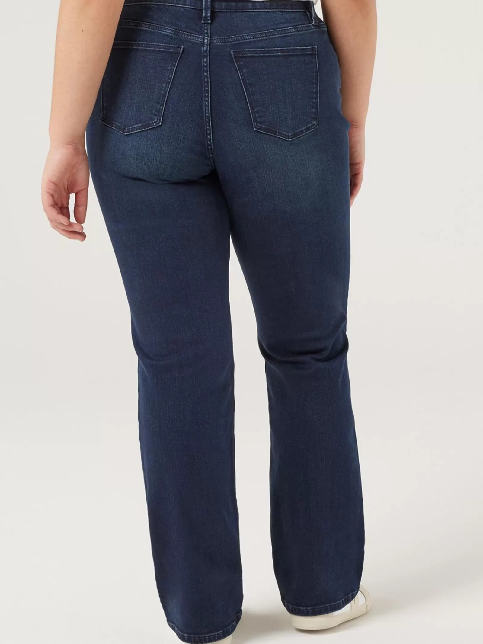 curve_bootcut_jeans_3-1.webp Curve Bootcut Jeans | Jeanswest Store