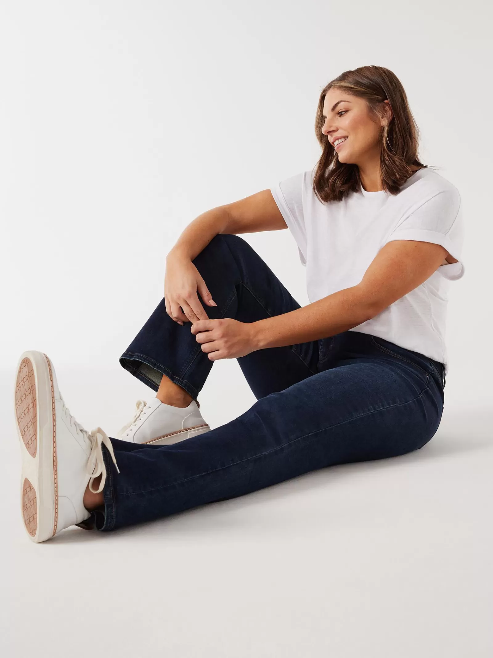 curve_bootcut_jeans_8.webp Curve Bootcut Jeans | Jeanswest Store